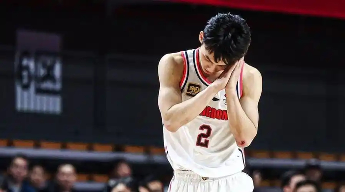 爱游戏GAMING平台-申请交易，徐杰离队？2换1，广东交易曝光，27岁，211，顶薪中锋|沈梓捷|广东男篮|杜锋|胡明轩|杜润旺_新浪体育_新浪新闻